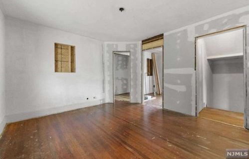 33 Hamilton Ave, Kearny NJ  07032-1804 exterior