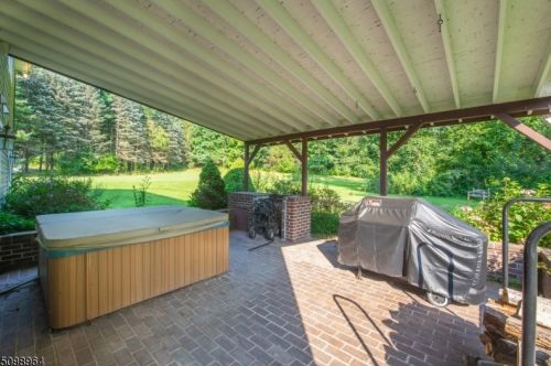 31 Courtland Dr, Wantage NJ  07461-1711 exterior