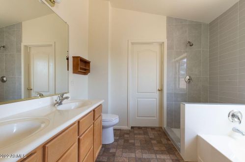 2339 Blue Sky Dr, Phoenix AZ  85085-4782 exterior