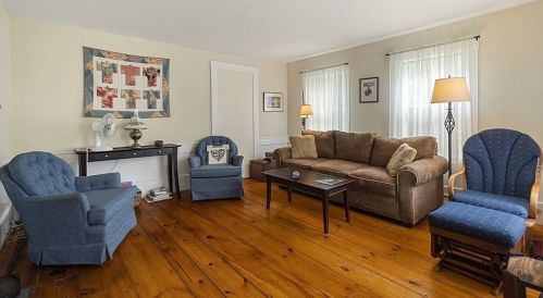 87 Gardner St, Groveland MA 01834-1141 exterior