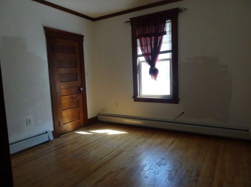 17 Upsala St, Worcester MA 01610-2027 exterior