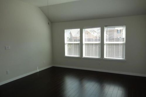 6623 Rutledge Rd, Garland TX  75044-2816 exterior