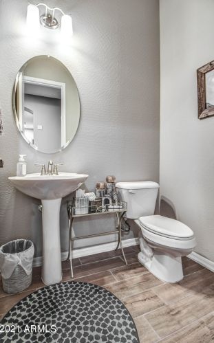 7911 30th Way, Phoenix AZ 85016-8927 exterior