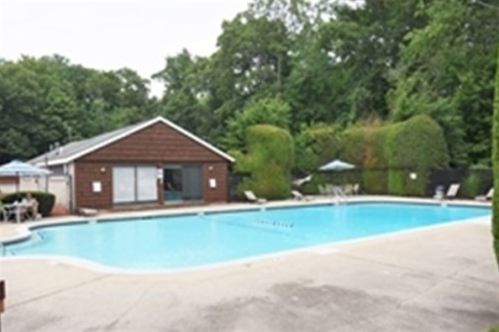 1 Greenbriar Dr, North Reading MA  01864-3145 exterior