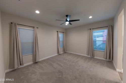 3033 37th Way, Phoenix AZ  85018-2219 exterior