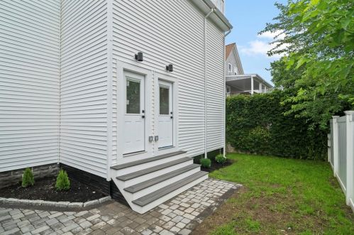 27 Harlow St, Arlington MA 02474-6801 exterior