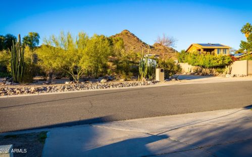 1427 El Camino Dr, Phoenix AZ 85051-4626 exterior