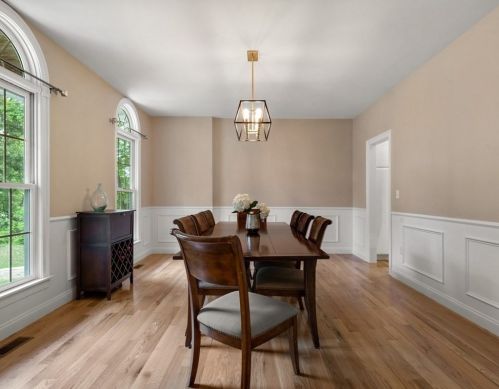 8 Clemmons St, Southborough MA  01772-1314 exterior