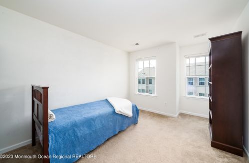 38 Kyle Dr, Tinton Falls NJ 07712-7536 exterior