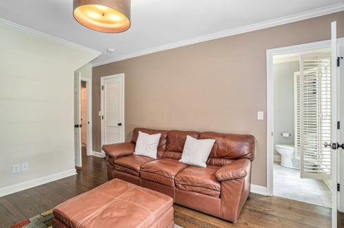 230 Broadland Rd, Atlanta GA 30327-3216 exterior