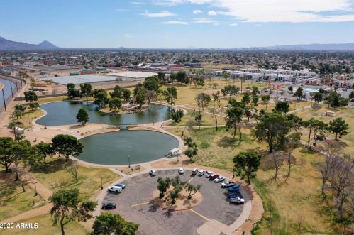 2528 Belmont Ave, Phoenix AZ 85051-6618 exterior