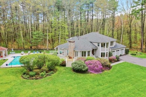 8 Duston Ln, Acton, MA 01720-5756