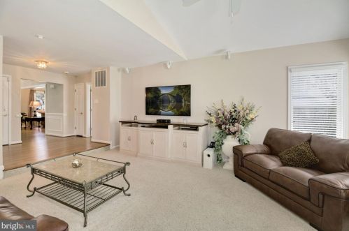 8556 Window Latch Way, Columbia MD 21045-5637 exterior