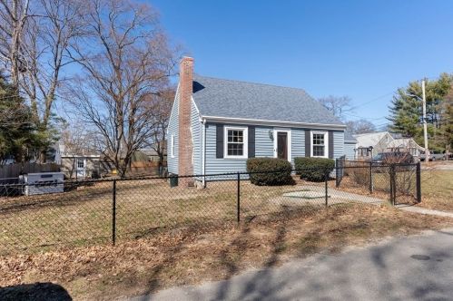 42 Idlewell St, Weymouth, MA 02188-3729