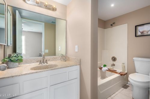 7009 42 Pl, Phoenix AZ 85050-8720 exterior