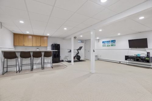 100 Manatee Rd, Hingham MA 02043-3064 exterior