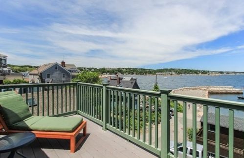 1 Main St, Rockport MA 01966-1513 exterior