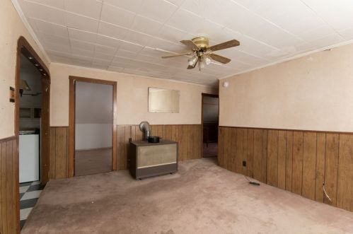 109 Diman St, Fall River MA 02721-1027 exterior