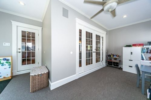 1058 Highland Ave, Needham MA 02494-1128 exterior