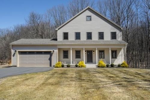 384 Henry St, Amherst MA  01002-1249 exterior