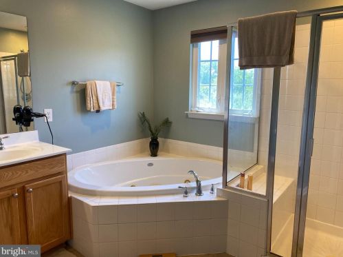 618 Sweetgum Ln, West Deptford NJ  08096-5565 exterior