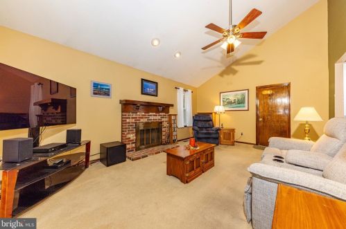 34 Pelham Dr, West Deptford NJ 08051-1736 exterior