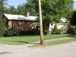 11 Bencliffe Cir, Newton, MA 02466-1101