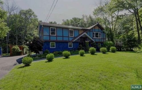 320 Stonetown Rd, Skyline Lakes NJ  07456-1216 exterior