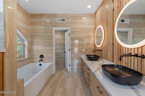 1825 Cinnabar Ave, Phoenix AZ  85020-1916 exterior