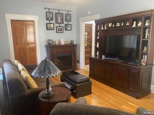 78 Sanford Ave, Belleville NJ 07109-1224 exterior