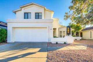 401 Grandview Rd, Phoenix AZ  85023-3502 exterior