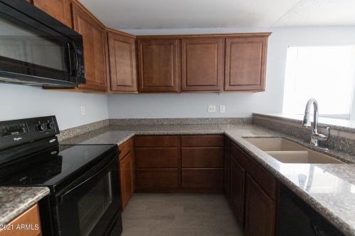 4722 Belleview St, Phoenix AZ  85008-5601 exterior