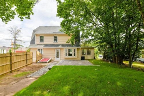 207 Whiting Ave, Dedham MA  02026-3120 exterior