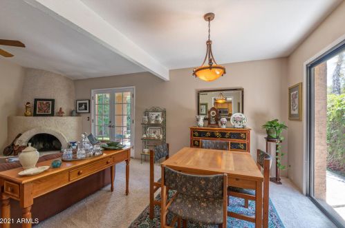 10462 9th St, Phoenix, AZ 85020-1585