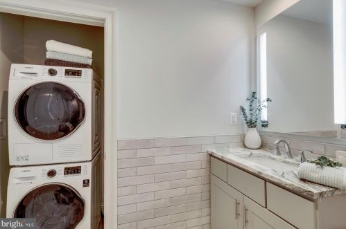 28 23rd St, Philadelphia PA  19103-3040 exterior