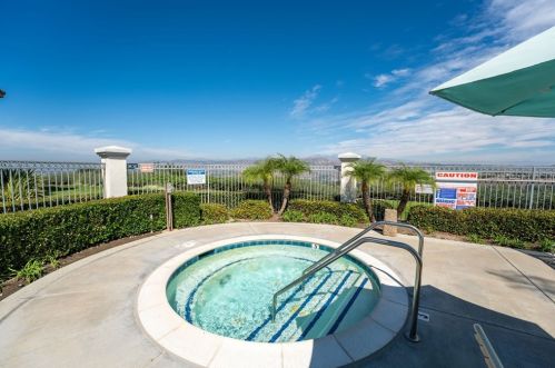 8035 Treeview Ct, Anaheim CA 92808-1553 exterior