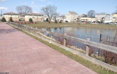 172 Emerson St, Carteret NJ 07008-2923 exterior