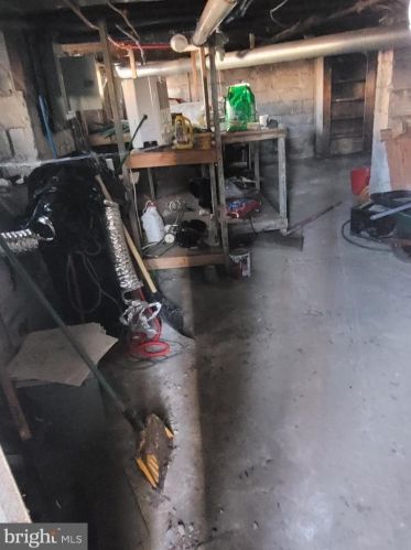 675 Broad St, West Deptford NJ 08096-1605 exterior