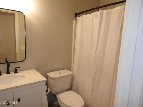 3041 Blackhawk Dr, Phoenix AZ 85050-4821 exterior