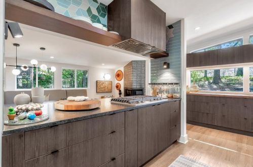 1506 Brook Valley Ln, Atlanta GA  30324-3212 exterior