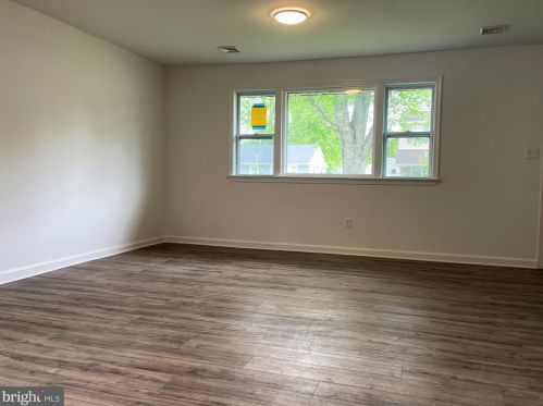 124 Hannold Blvd, West Deptford NJ  08096-1815 exterior