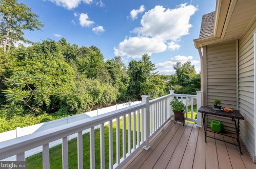 88 Crestmont Dr, West Deptford, NJ 08051-2163