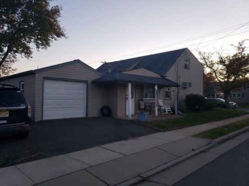 58 Arthur Ave, Carteret, NJ 07008-2460