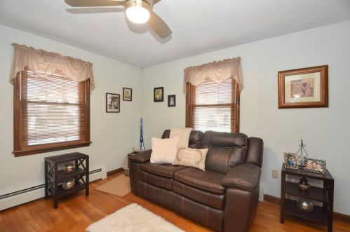 118 Sylvia St, New Bedford MA 02745-6136 exterior