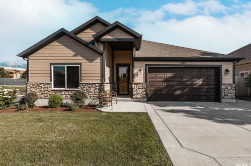 733 Clb Oaks Dr, Sandy UT 84070 exterior