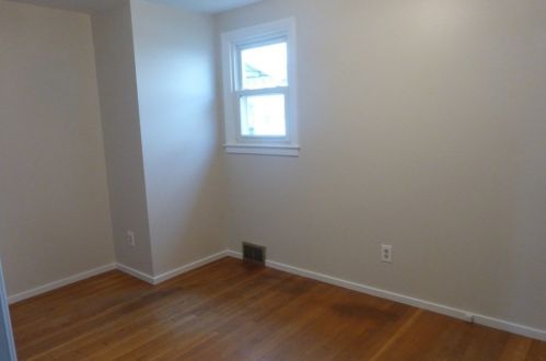 54 King Philip Rd, Worcester MA 01606-2385 exterior