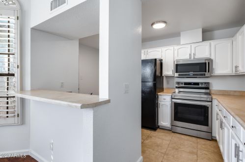 1944 Behrend Dr, Phoenix AZ 85027-3834 exterior