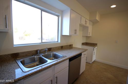 2007 56 Ave, Phoenix AZ 85031-2514 exterior