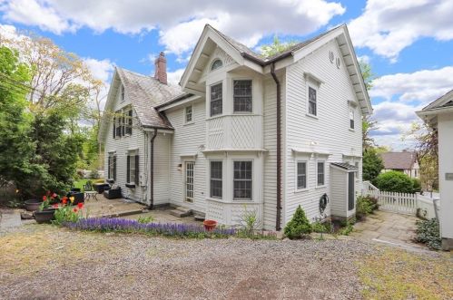 93 Cabot St, Newton MA 02458-2528 exterior