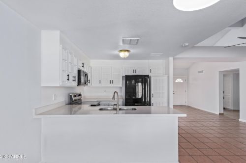 6802 Cambridge Ave, Phoenix AZ 85008-1216 exterior